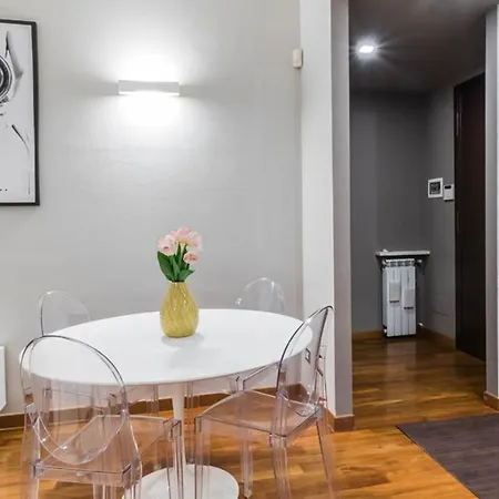 Joivy Elegant 1 Bedroom In Front Of The Sforzesco Castle Διαμέρισμα *